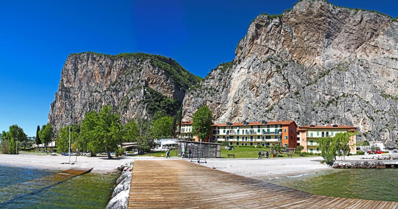 Campione Ora Apartments By Gardadomusmea Campione del Garda Exterior foto